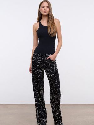 GUS RELAXED JEAN | STUDDED BLACK